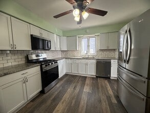 1202 Cleveland St in Lockport, IL - Building Photo - Building Photo