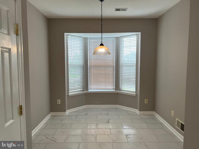 16919 Four Seasons Dr in Montclair, VA - Building Photo - Building Photo