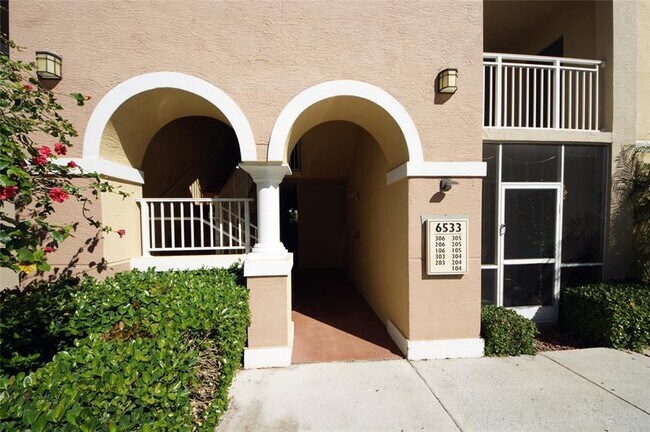 6533 Emerald Dunes Dr in West Palm Beach, FL - Foto de edificio - Building Photo