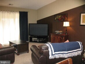 10 Joyner Ct in Trenton, NJ - Building Photo - Building Photo