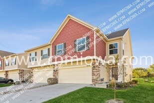 7878 Cottonwood Ln in West Des Moines, IA - Building Photo