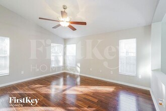 2553 Siena Way in Valrico, FL - Building Photo - Building Photo
