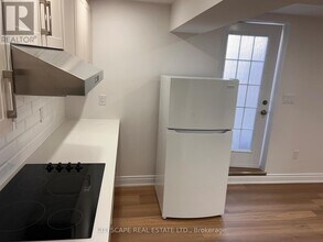 969 Transom Cres in Milton, ON - Building Photo - Building Photo