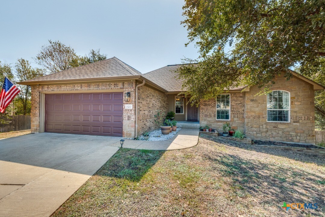 2500 Amber Forest Trail in Belton, TX - Foto de edificio