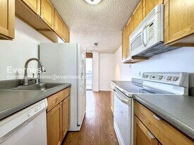 2225 Buchtel Blvd S in Denver, CO - Building Photo