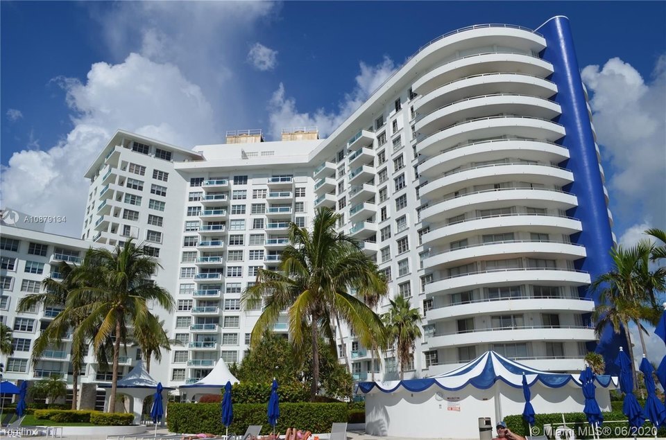 5161 Collins Ave, Unit 615 in Miami Beach, FL - Building Photo