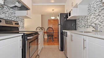 90 Heath St W in Toronto, ON - Building Photo