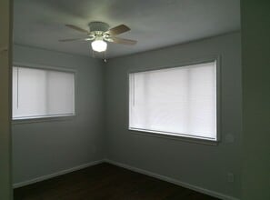 2014 E Crockett St in San Antonio, TX - Building Photo - Building Photo