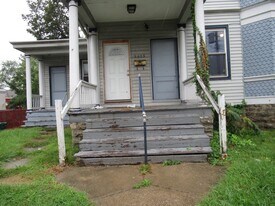 3615 Montgomery Rd in Cincinnati, OH - Building Photo