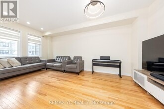 58 Sandwell St in Vaughan, ON - Building Photo - Building Photo