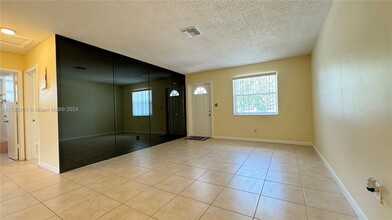 518 Glenn Pkwy in Hollywood, FL - Building Photo - Building Photo