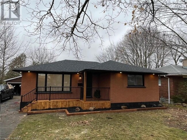 property at 6 MacKay Ave