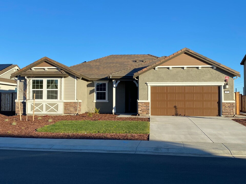 672 Broadfork Cir in Vacaville, CA - Building Photo