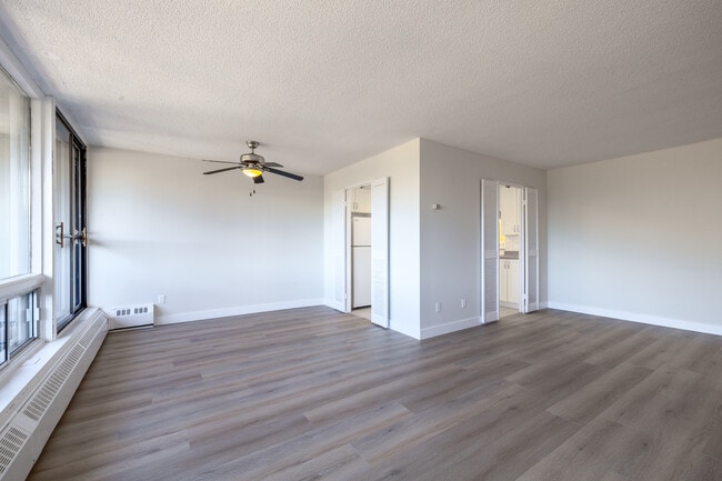 The Park West in Ottawa, ON - Building Photo - Interior Photo