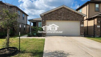 9818 Mls Fld Dr in Houston, TX - Building Photo