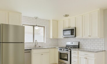 3180 S Breeze Dr in Magna, UT - Building Photo - Building Photo