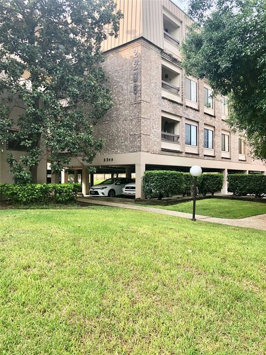 2209 S Braeswood Blvd-Unit -31H in Houston, TX - Building Photo