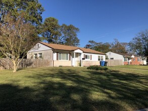 4936 Carnation Ave in Virginia Beach, VA - Building Photo - Building Photo