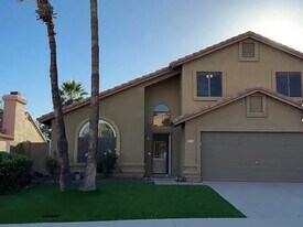 15002 S 27th Way in Phoenix, AZ - Building Photo
