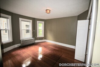 18 Hinckley St in Boston, MA - Building Photo - Building Photo