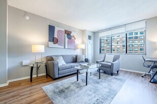 25 Bank St in White Plains, NY - Building Photo