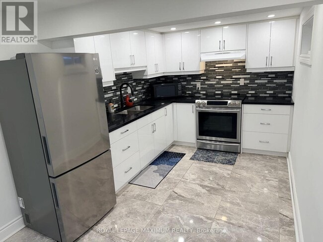 property at 41 Knotty Pine Trail