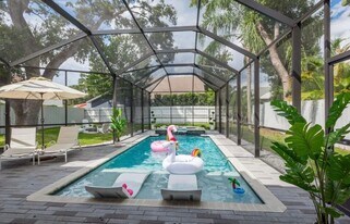 3405 W Hawthorne Rd in Tampa, FL - Building Photo