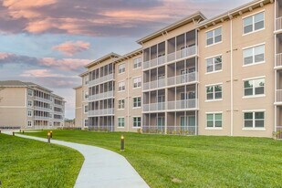 The Reef at Winkler in Ft. Myers, FL - Building Photo