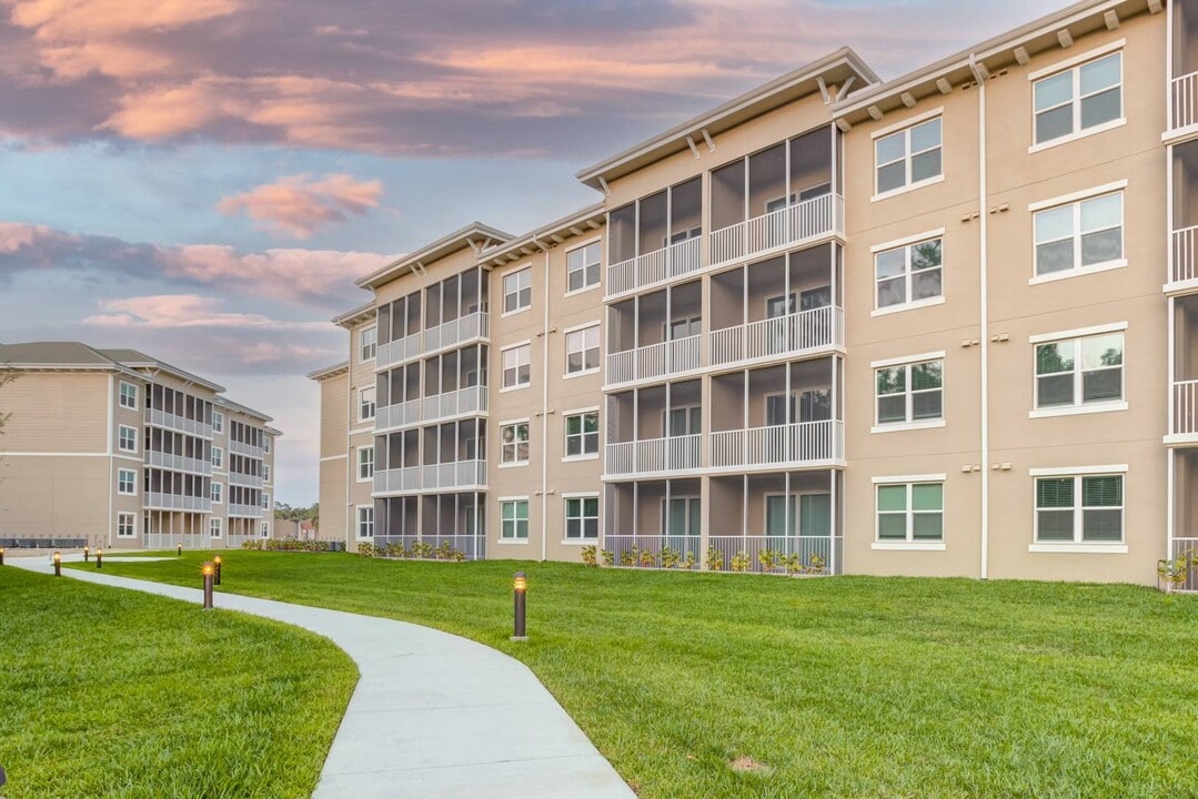 The Reef at Winkler in Ft. Myers, FL - Building Photo
