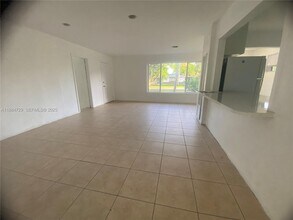 4557 NW 3rd St in Plantation, FL - Building Photo - Building Photo