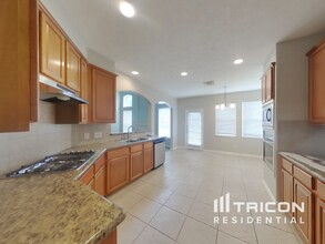 1995 Kingston Cove in League City, TX - Building Photo - Building Photo