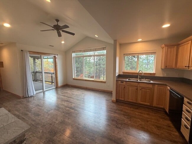 190 Clearwater Loop in Ronald, WA - Building Photo - Building Photo