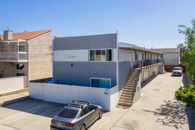 2306 Vanderbilt Ln in Redondo Beach, CA - Building Photo - Primary Photo