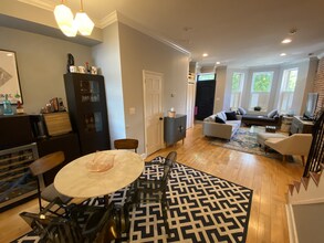 2033 13th St NW, Unit Upstairs Unit in Washington, DC - Building Photo - Building Photo