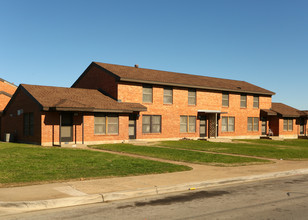 Cavile Place in Fort Worth, TX - Building Photo - Building Photo