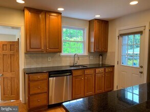 1524 Knox Rd in Wynnewood, PA - Building Photo - Building Photo