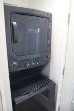 211 N Huntington St in San Fernando, CA - Building Photo - Building Photo