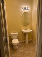 6348 E Dayton Ave in Fresno, CA - Building Photo - Building Photo