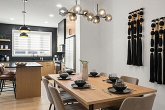 11232-11127 127 St, Unit SI ID1491162P in Edmonton, AB - Building Photo - Building Photo