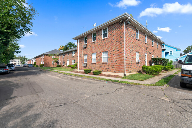 838 Wood Ave in Bridgeport, CT - Building Photo - Building Photo