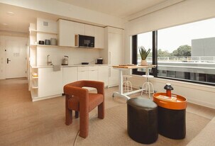 675 Ponce De Leon Ave NE in Atlanta, GA - Building Photo