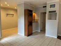 2011 Spenwick Dr photo'