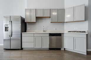 1876 N Hoyne Ave, Unit 1 in Chicago, IL - Building Photo