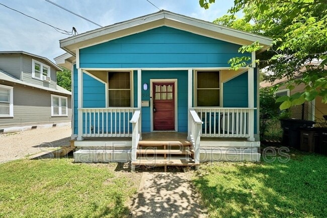 property at 920 E 51st St