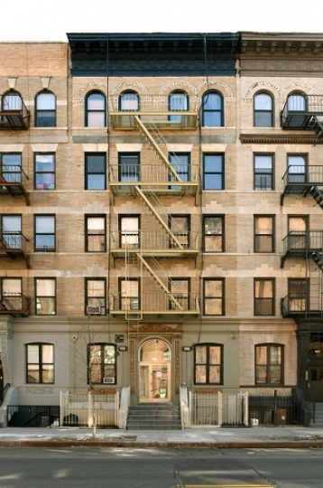 344 Manhattan Ave in New York, NY - Building Photo