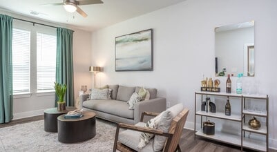 Hawthorne at New Bern in New Bern, NC - Foto de edificio - Building Photo