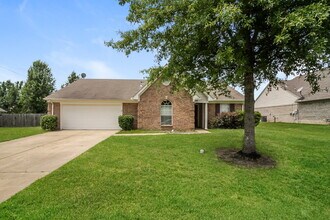 6331 White Hawk Ln in Olive Branch, MS - Building Photo - Building Photo