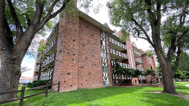 Park Bonfoy in Colorado Springs, CO - Foto de edificio - Building Photo