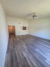 1632 Tudor Ln in Tavares, FL - Foto de edificio - Building Photo