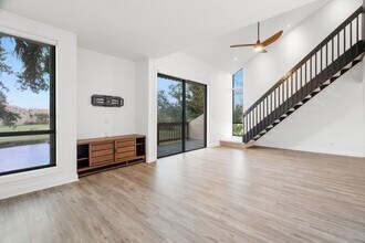 1328 Pelican Creek Crossing, Unit D in St. Petersburg, FL - Building Photo - Building Photo